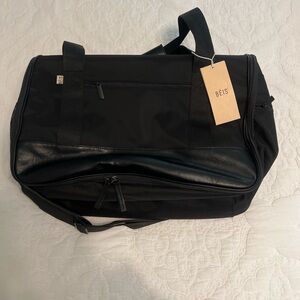 béis Hanging Duffle with insert. See description